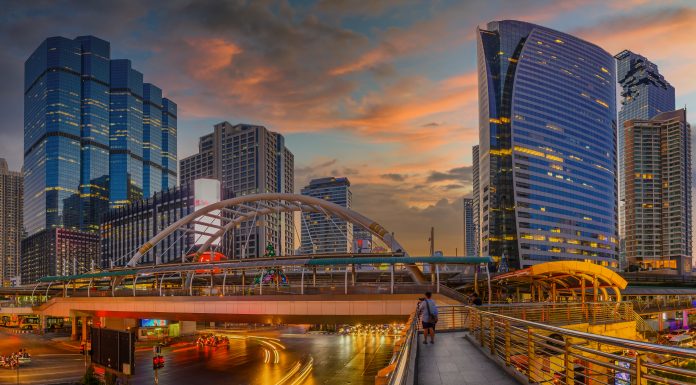 ลงทุนคอนโดสาทร Yield ดี7% มีงบไม่ถึง 5 ล้านก็ลงทุนได้! ลงทุนคอนโดสาทร