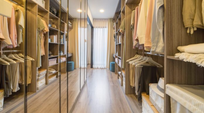 มารู้จัก Walk-in Closet สำคัญอย่างไรกับคนมีบ้าน มารู้จัก Walk-in Closet สำคัญอย่างไรกับคนมีบ้าน