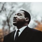 วันมาร์ติน ลูเธอร์ คิง จูเนียร์ (Dr. Martin Luther King Jr. Day) การเฉลิมฉลองมรดกและความเท่าเทียม มาร์ติน ลูเทอร์ คิง จูเนียร์ (Dr. Martin Luther King Jr.