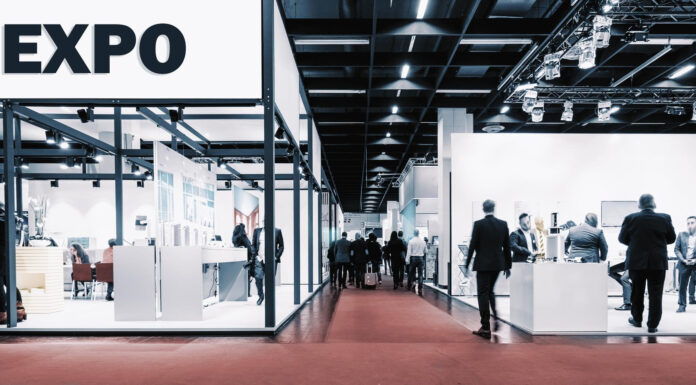 🎪 10 อุปกรณ์ออกบูธครบวงจร ที่มืออาชีพต้องมี! 10 อุปกรณ์ออกบูธครบวงจร