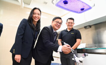 จุฬาฯ เปิดตัวหลักสูตรทันตกรรมรากเทียมและทันตกรรมบูรณะเพื่อความสวยงาม พร้อมเปิดศูนย์การศึกษาและวิจัยด้านทันตกรรมรากเทียมฯ ที่ทันสมัยแห่งแรกของไทย ทันตแพทย์ จุฬาฯ