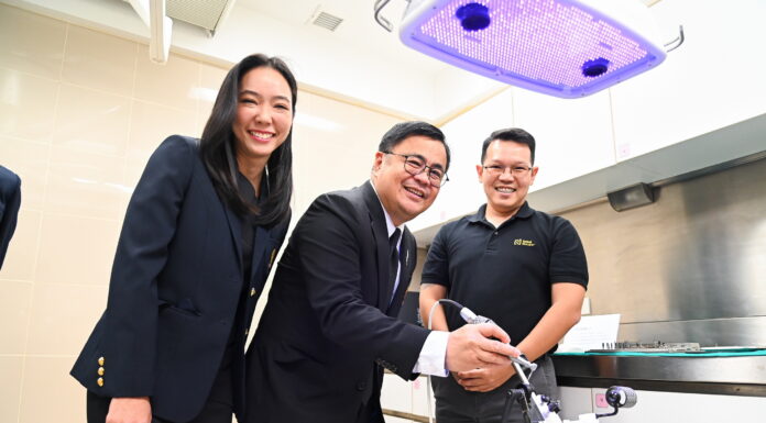 จุฬาฯ เปิดตัวหลักสูตรทันตกรรมรากเทียมและทันตกรรมบูรณะเพื่อความสวยงาม พร้อมเปิดศูนย์การศึกษาและวิจัยด้านทันตกรรมรากเทียมฯ ที่ทันสมัยแห่งแรกของไทย ทันตแพทย์ จุฬาฯ