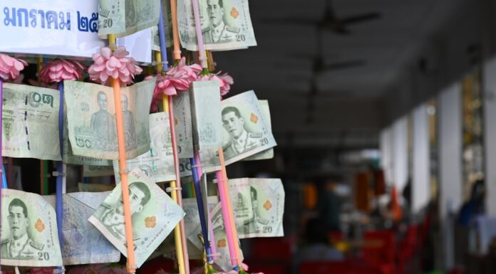 การเลี้ยงขันโตกเพื่อพระในวัด Photo ขันโตก