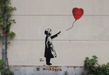 ศิลปิน Banksy: ศิลปะที่ทำให้คุณคิดถึง Photo Banksy