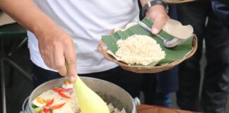 ข้าวกล่อง จัดเลี้ยง: อุดมสมบูรณ์ สะดวก ประหยัด Photo ข้าว กล่อง จัด เลี้ยง Keyword: ข้าว กล่อง (boxed rice)