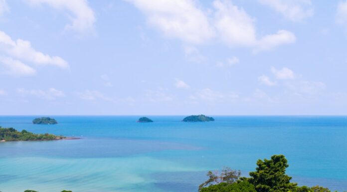 Crystal Clear Waters and Tranquil Retreats: Koh Chang Beach Resorts Photo Koh Chang accommodation